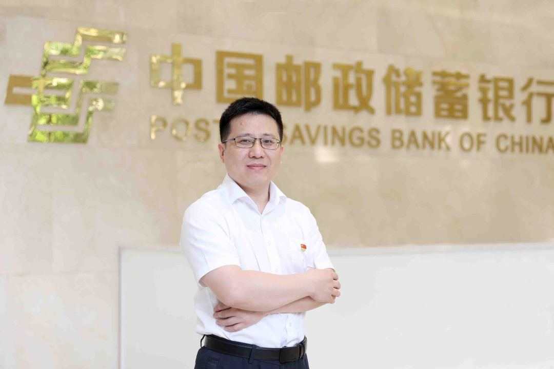 党委书记、行长左坤.jpg